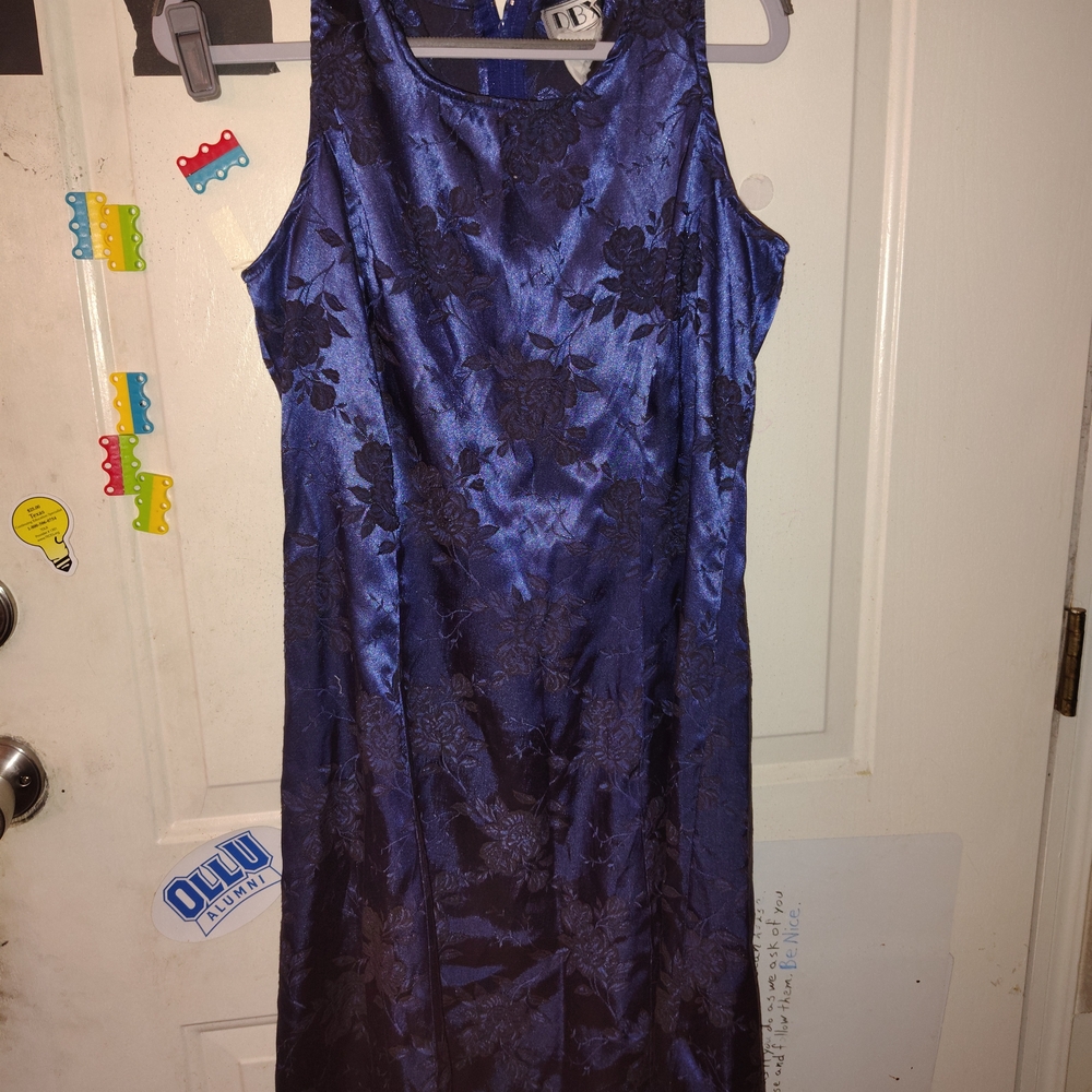 Vintage Floral Sleeveless Midi Dress in Deep Blue